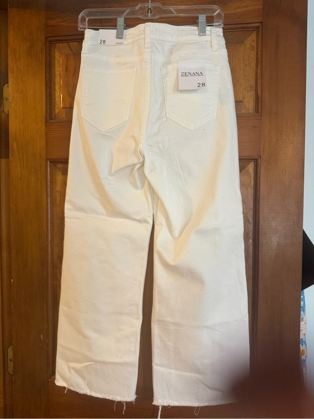 Zenana Outfitters Cream Wide-Leg High Rise Jeans. NWT. Size 28. - Picture 2 of 6